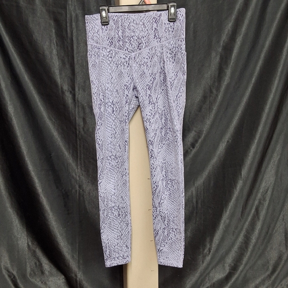 Snakeskin Print Leggings - Picture 4 of 8